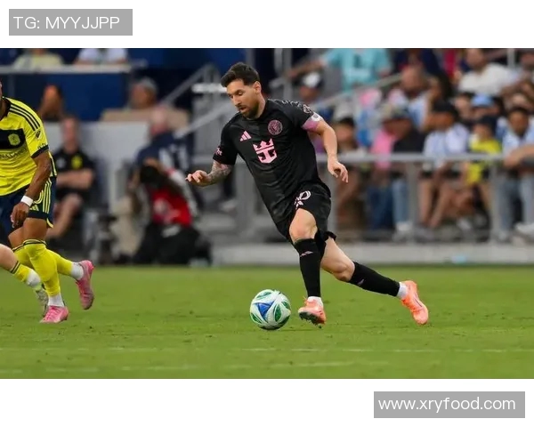 德国足球明星们的惊艳歌唱表演视频引发热议与关注