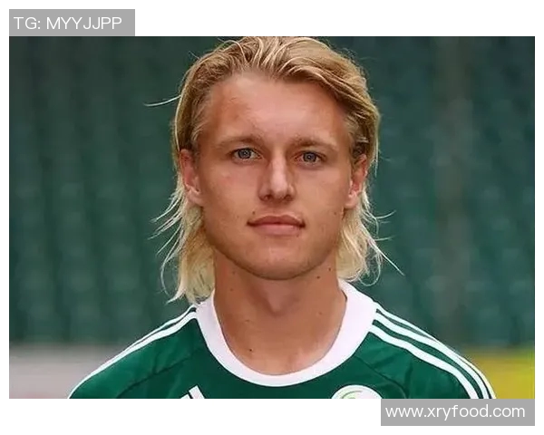 足球明星年仅26岁退役背后的原因与未来发展方向探讨